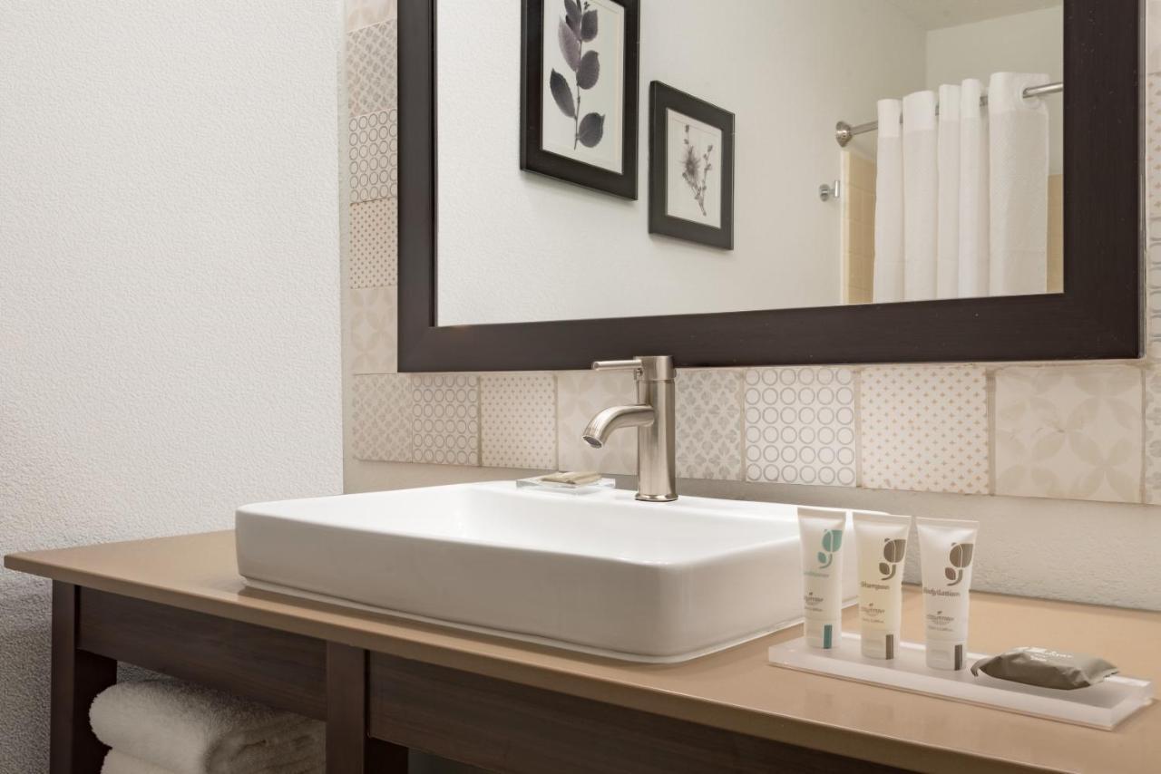 Country Inn & Suites By Radisson, Pella, Ia Luaran gambar