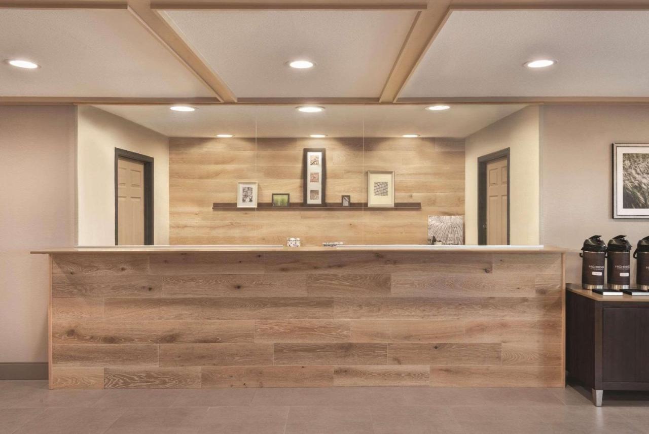 Country Inn & Suites By Radisson, Pella, Ia Luaran gambar