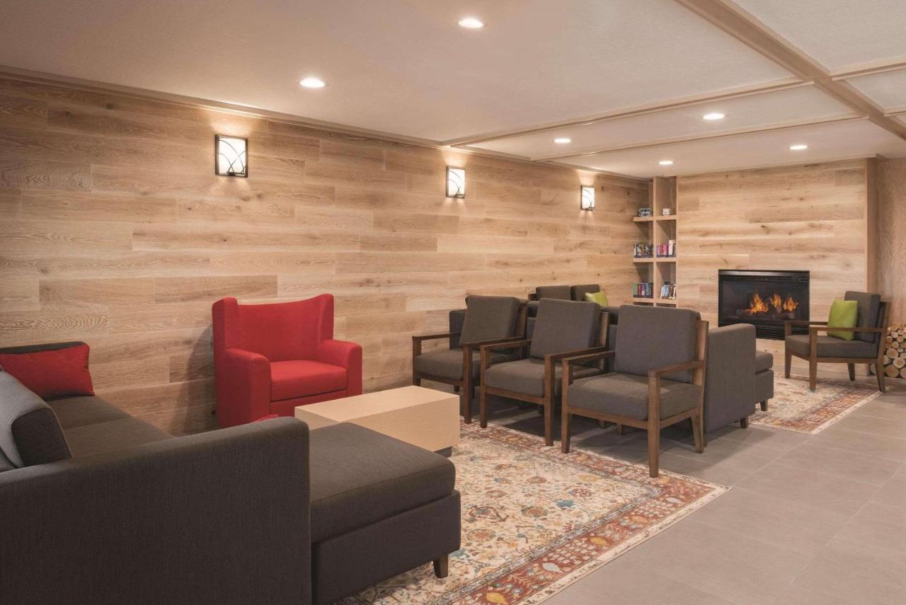 Country Inn & Suites By Radisson, Pella, Ia Luaran gambar