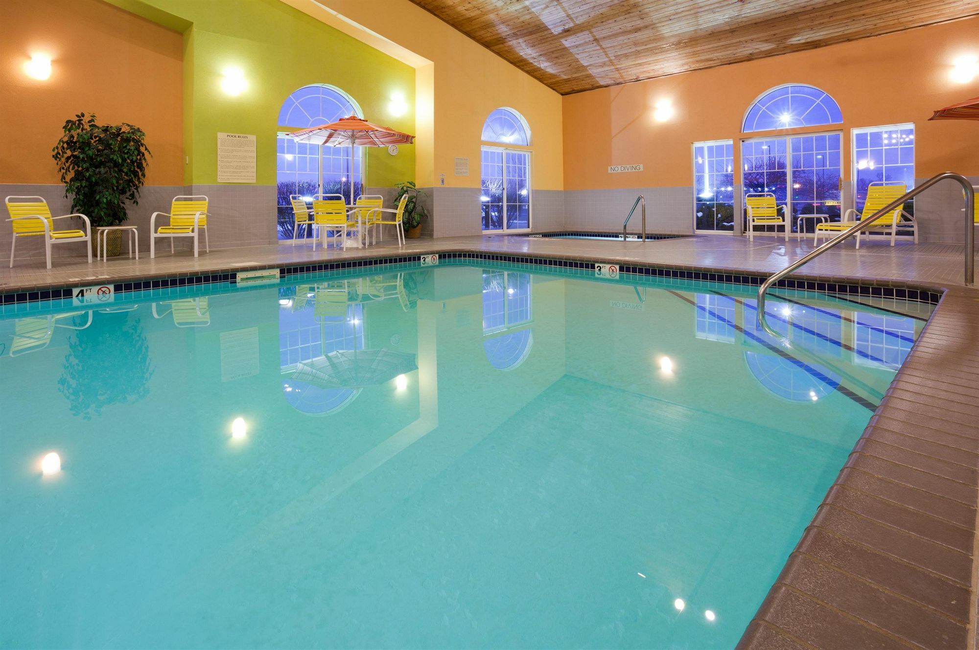 Country Inn & Suites By Radisson, Pella, Ia Luaran gambar